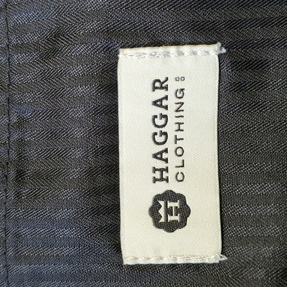 HAGGAR, dark plaid mens shorts, size 40, stretch waist. 100% polyester. - Picture 9 of 10